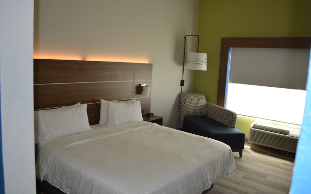 Holiday Inn Express & Suites Liberal by IHG