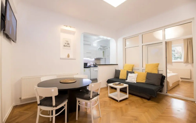 Apartment Batistei near Old Town
