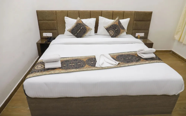 Hotel Gulmohar Plaza By Auroville Ent