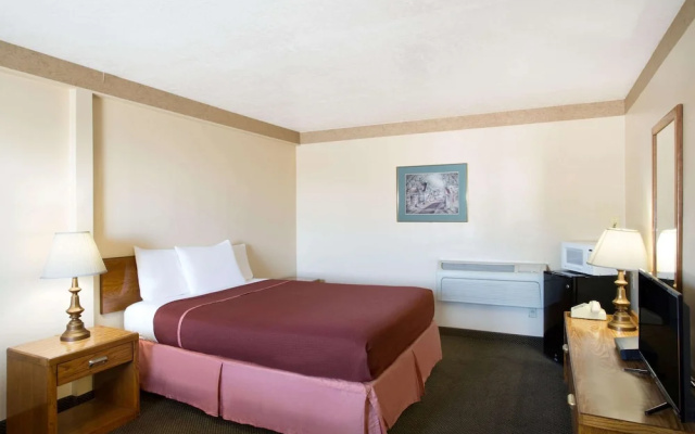 Howard Johnson Inn - Brigham City