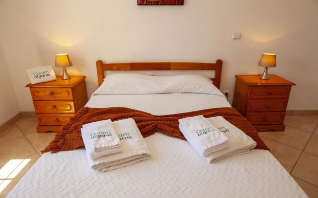 FF 02 - Bedroom 2 in Sea Breeze Guesthouse