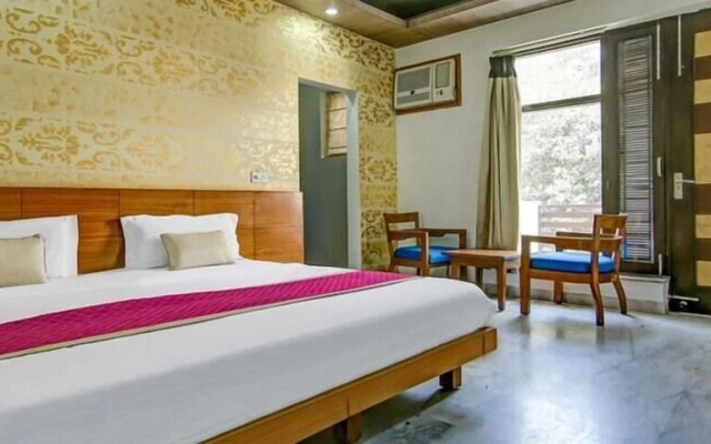 FabHotel Anand Villa