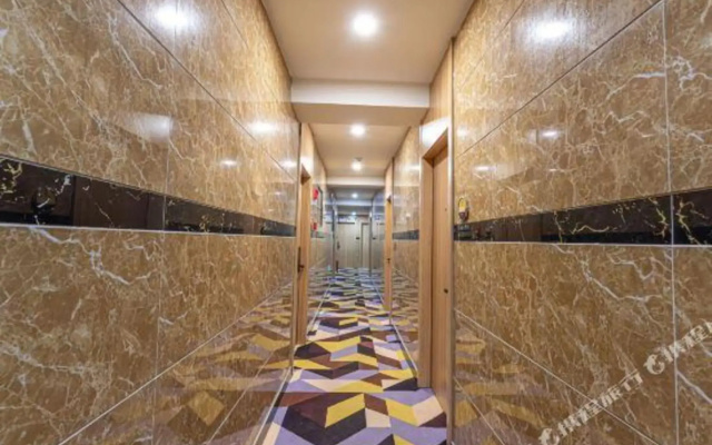 Durian Xiaoxing Chain Hotel (Nanjing Railway Station Hongshan Zoo Branch)