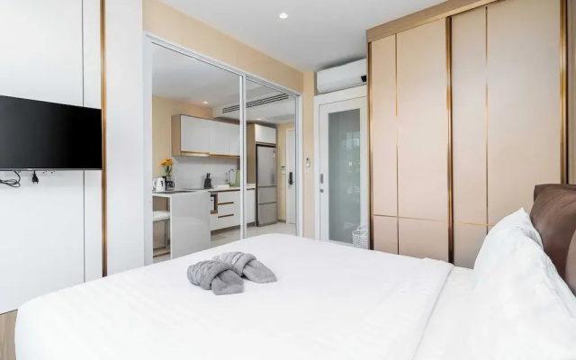 City1BR Condo Pool Gym C261