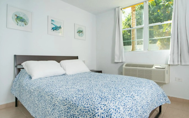 Renovated townhome -Rooftop Terrace by Sandy Beach