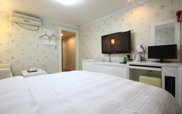 Gallery Tourist Hotel