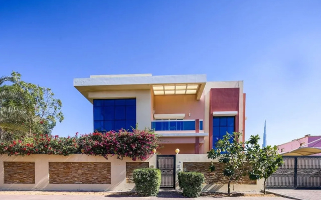 Spectacular Al Wasl Villa - With Private Pool