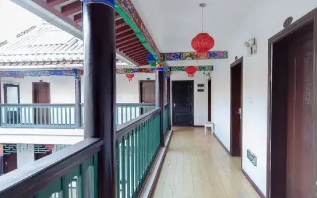 Maya Apartment Hotel (Chuxiong Yiren Ancient Town Branch)