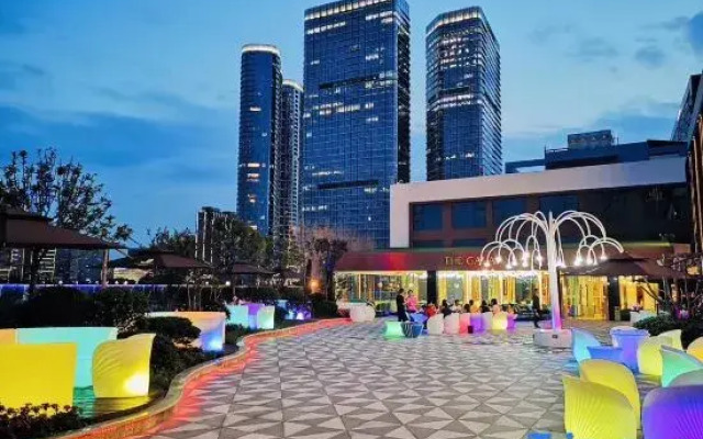 Jinju Hotel (Chengdu Financial City Yintai Center in99)