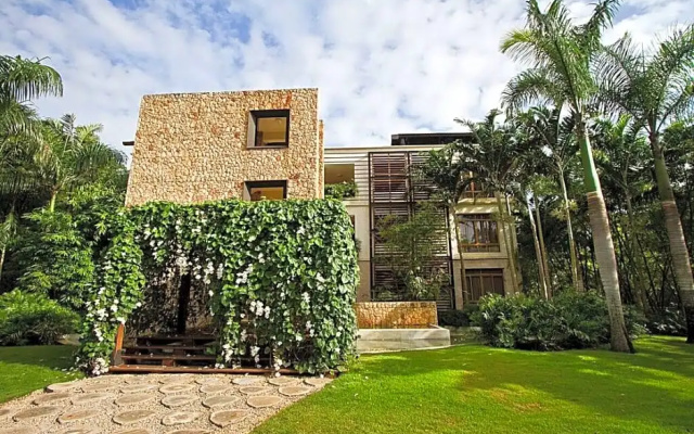 Los Altos Residences