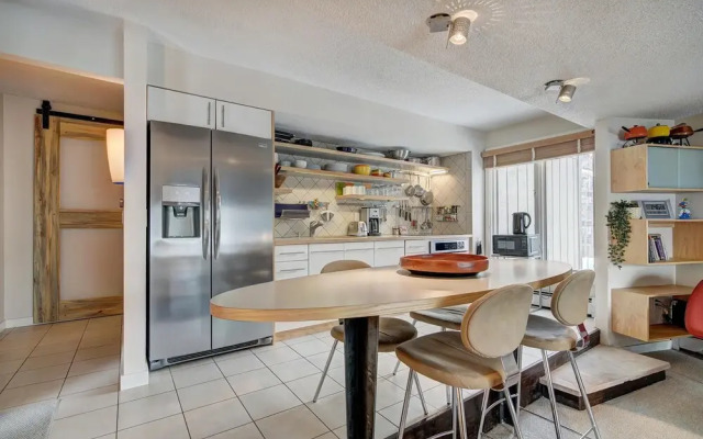 Scandi Chic Condo near Main Street
