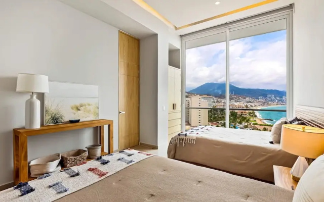 Oceanview Luxury 4BR Penthouse