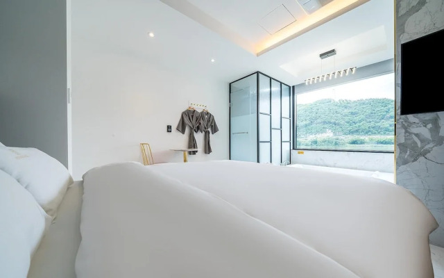 Yangpyeong Riverion Hotel