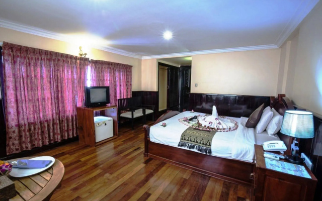 Royal Villa Angkor Hotel