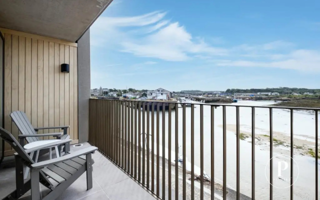 Primero Apartments - Hayle Villas