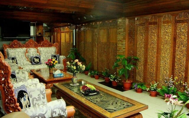 East Mandalay Hotel