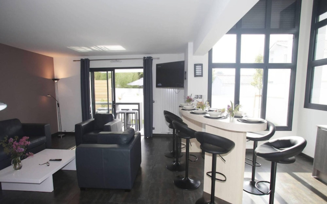Villa in Anglet Between Ocean, Forests