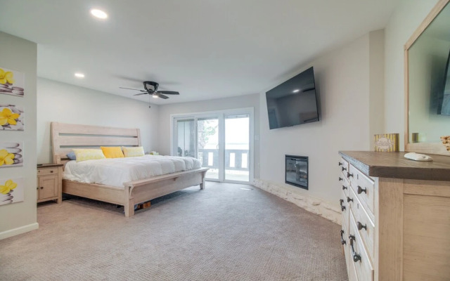 Double-decker View of Grand Lake! Modern Townhome