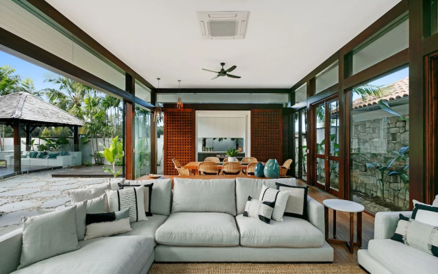Esprit 2 Palm Cove