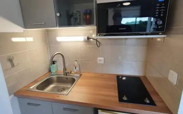 Charmant studio refait à neuf CARNON port 34
