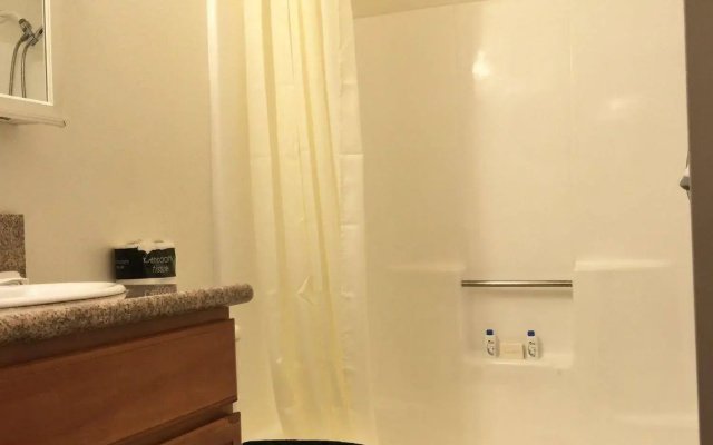 Fully Furnished Apartment in Glendale