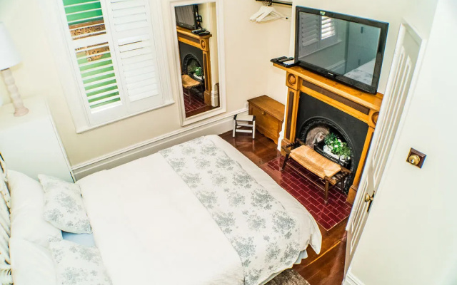 Heritage Cottage Bed And Breakfast