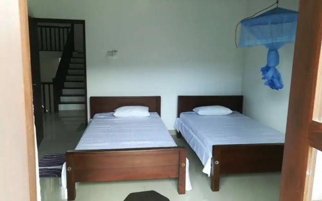 Golden River Kandy Villa