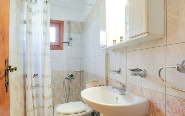 Quaint Holiday Home in Stournareika With Terrace