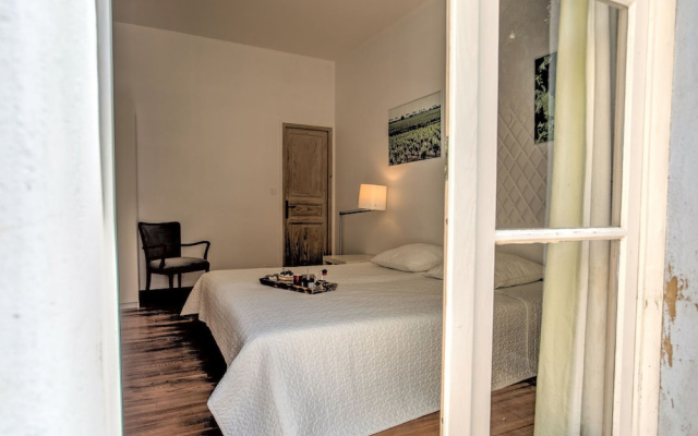Charming Villa in Siran With Pool