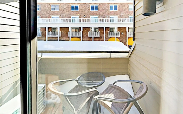 Lowell Unit #221 - Studio Br Condo