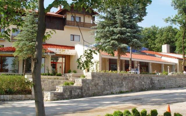 Отель Orbita Palace Hotel Болгария, Плевен - отзывы, цены и фото номеров - забронировать отель Orbita Palace Hotel онлайн вид на фасад