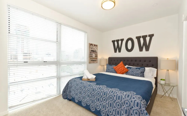 Downtown LA Penthouse Convention Suite