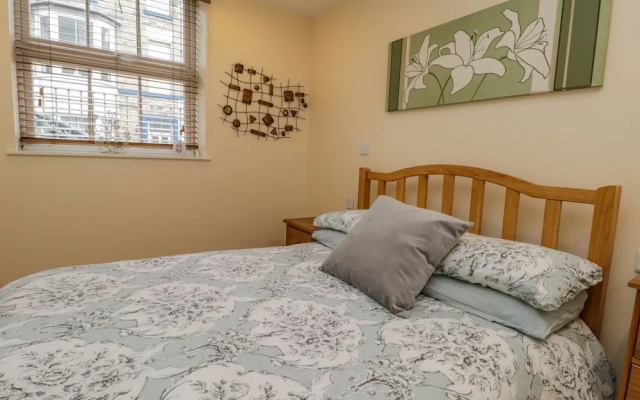 Apartment 6