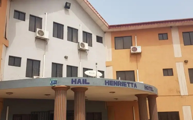 Hail Henrietta Hotel
