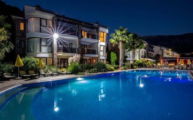 Golden Life Heights Deluxe Suite Hotel - Adults Only