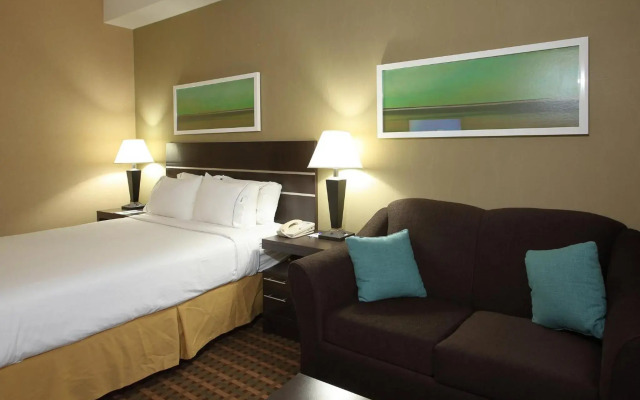 Holiday Inn Express & Suites - Vernon by IHG