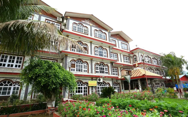 OYO 502 Avocado Orchid Resort