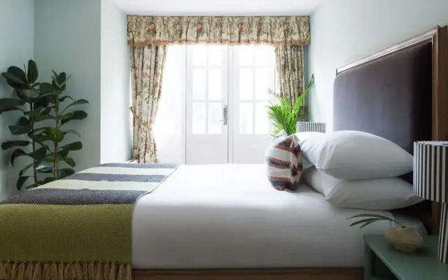 Notting Hill Mews House Sleeps 8