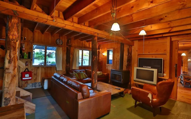 Bruny Island Lodge