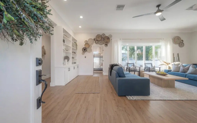 125 Harbor Bluff Dr