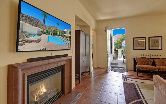 Barefoot Villa Mountain Views & Luxury Spa Access