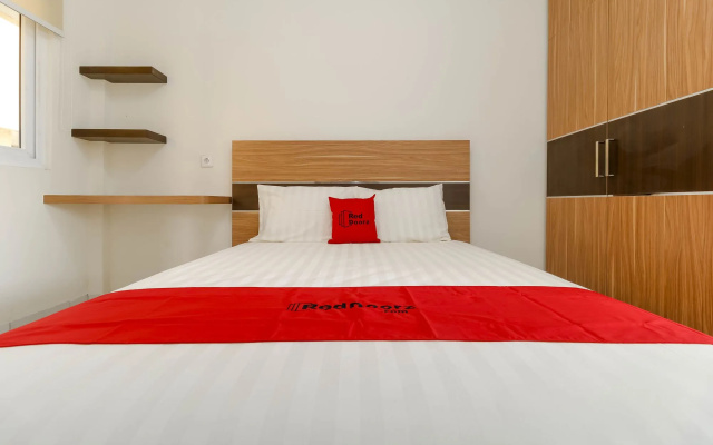 RedDoorz Plus near Palembang Square Mall