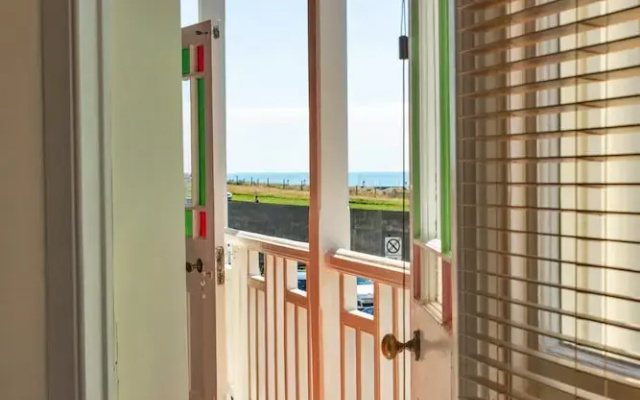 Apartment in Brighton Near the Beach