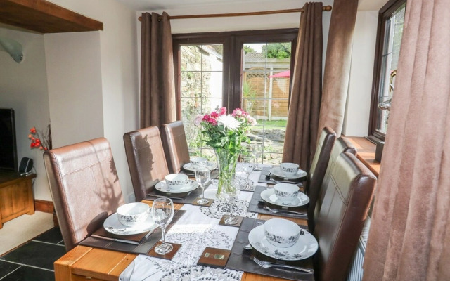 White Hart Cottage