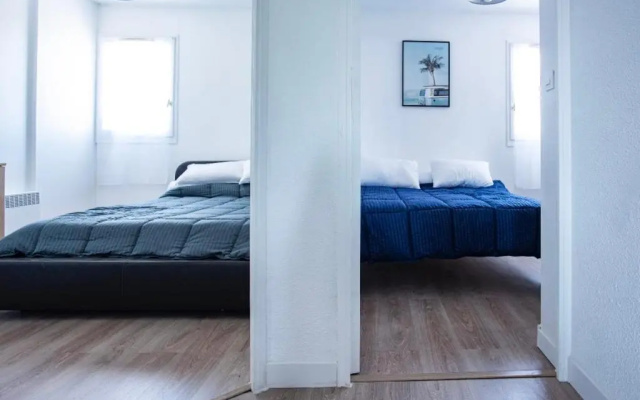 Superb Apartment Near The Port And The Sea