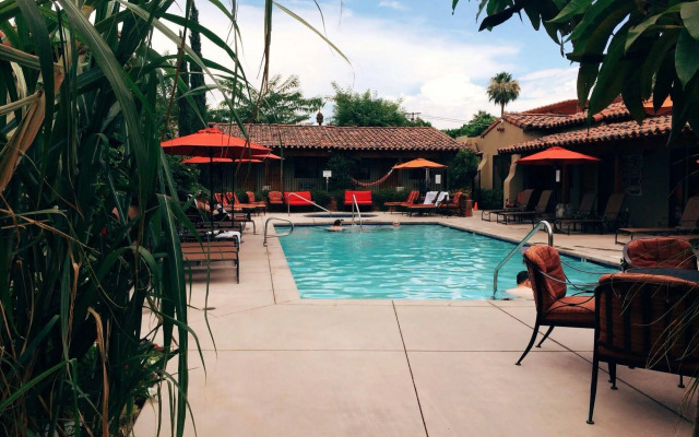 Los Arboles Hotel