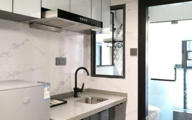 Lingfeng Hotel Apartment (Guangzhou Luogang Minji Plaza, Shuixi Metro Station)