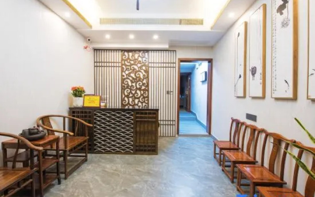 Phoenix Tuojianglou Diaojiaolou Inn
