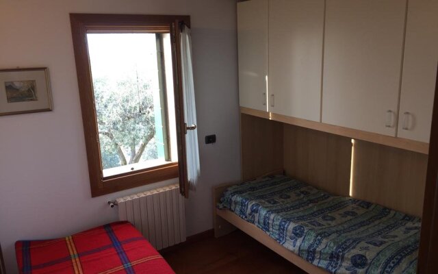 Отель Holiday House Petrarca Италия, Региональный парк Colli Euganei - отзывы, цены и фото номеров - забронировать отель Holiday House Petrarca онлайн комната для гостей