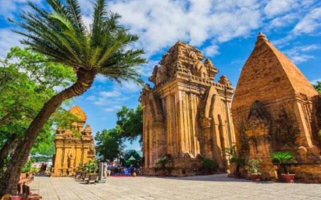 Отель Ngoc Thach Вьетнам, Нячанг - 1 отзыв об отеле, цены и фото номеров - забронировать отель Ngoc Thach онлайн вид на фасад